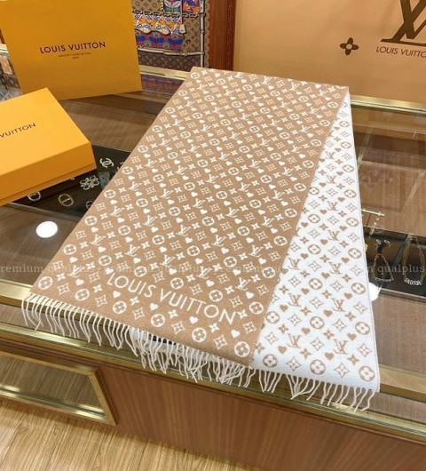 루이비통 게임 온 스카프