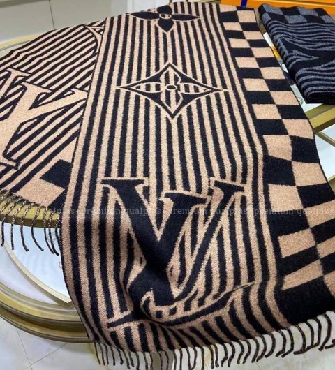 루이비통 LV 그래피컬 스카프