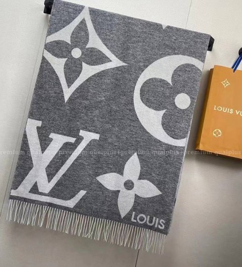루이비통 얼티메이트 샤인 스카프
