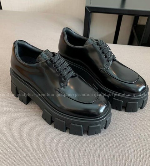 프라다 모놀리스 로퍼 여성용