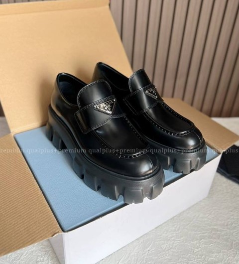 프라다 모놀리스 로퍼 여성용