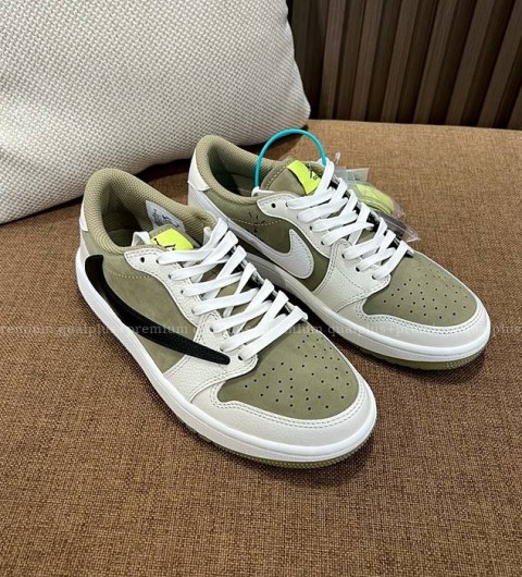나이키X트래비스 스캇 조던 1 로우 골프 스니커즈 올리브 남녀공용
