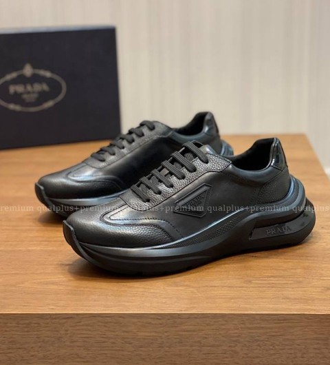 프라다 로고 스니커즈 남성용