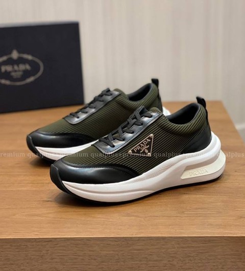 프라다 로고 스니커즈 남성용