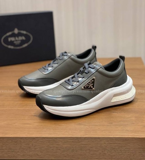 프라다 로고 스니커즈 남성용