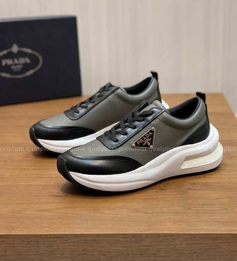 프라다 로고 스니커즈 남성용