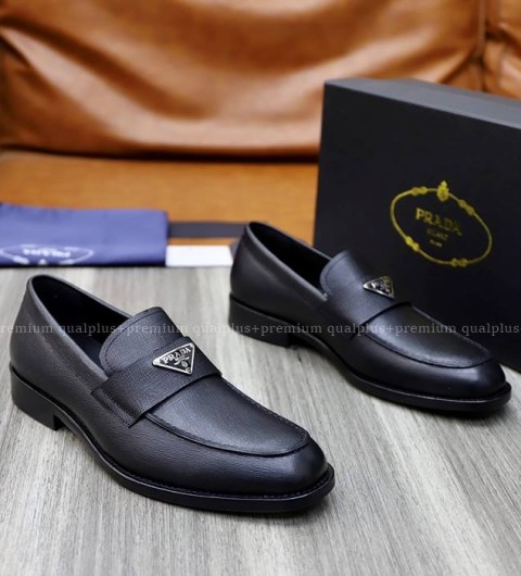 프라다 로고 가죽 로퍼 남성용