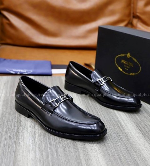 프라다 로고 가죽 로퍼 남성용