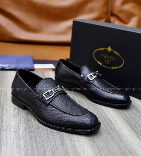 프라다 로고 가죽 로퍼 남성용