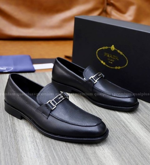 프라다 로고 가죽 로퍼 남성용