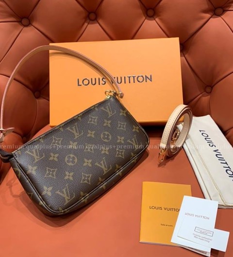 루이비통 M40712 포쉐트 악세수아 숄더백 NM