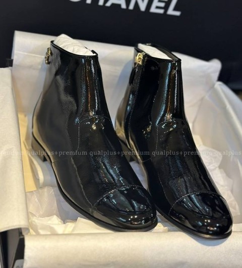 샤넬 에나멜 첼시 부츠 여성용