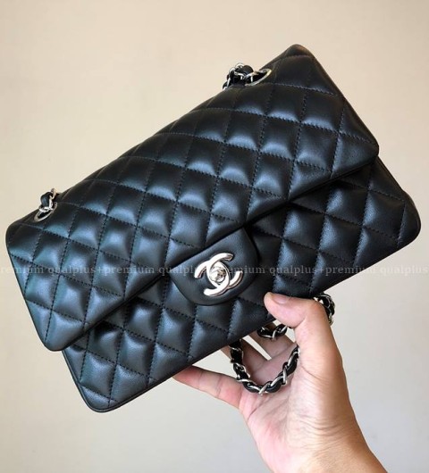 샤넬 클래식 숄더백 미듐