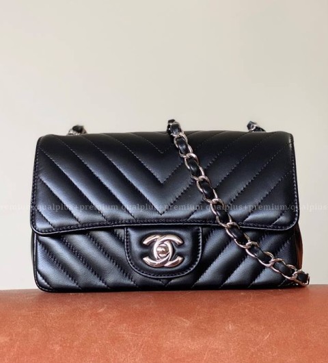 샤넬 클래식 숄더백 미니