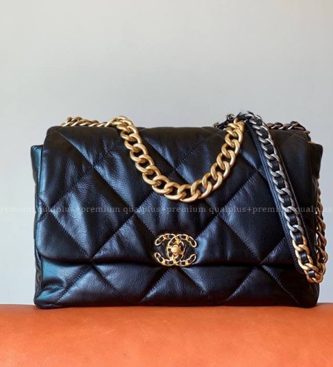 샤넬 19 숄더백 맥시