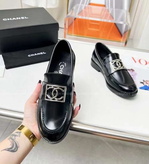 [국내배송] 샤* cc로고 빅버클 모카신 로퍼 여성용