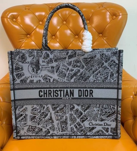 디올 북토트백 라지