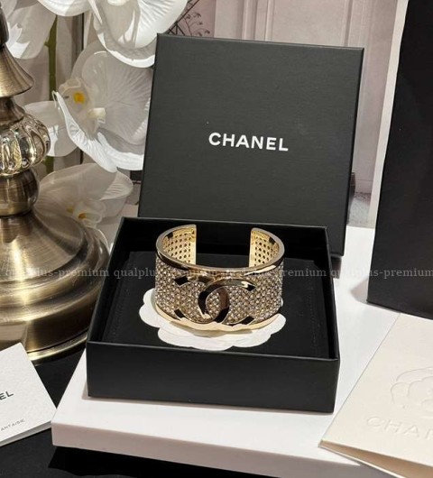 샤넬 CC 뱅글 팔찌