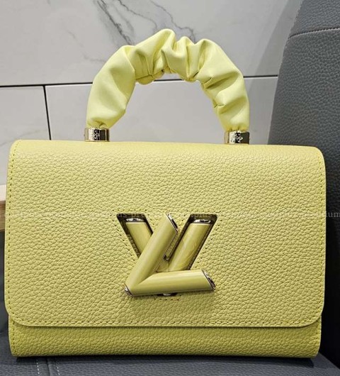 [국내배송] 루*비통 트위스트 숄더백