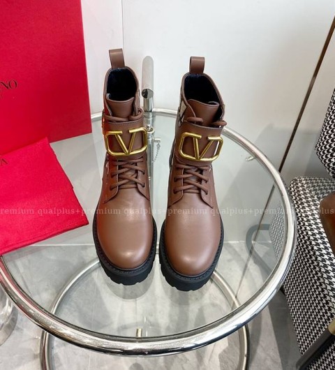 발렌티노 브이로고 시그니처 컴뱃 부츠 여성용