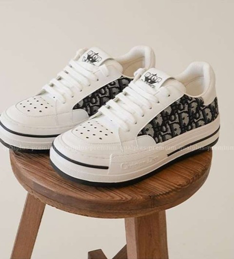 [국내배송] 디* 여성 워크앤디올 오블리크 자가드 로우탑 스니커즈