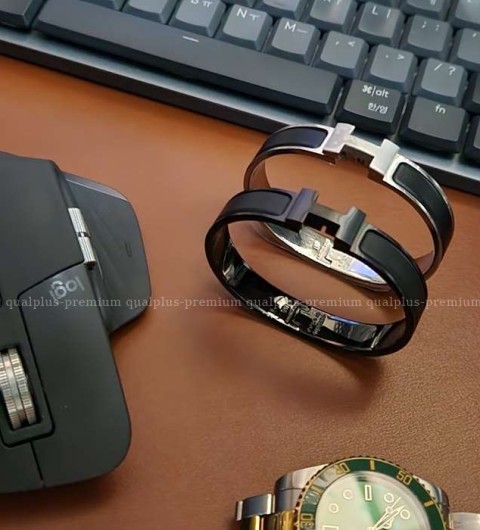 [국내배송] 에*메스 클릭아슈 올블랙 무광 팔찌 (2color)