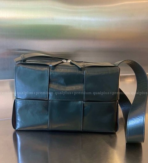 보테가베네타 731165 아르코 카메라 숄더백 미듐 남녀공용