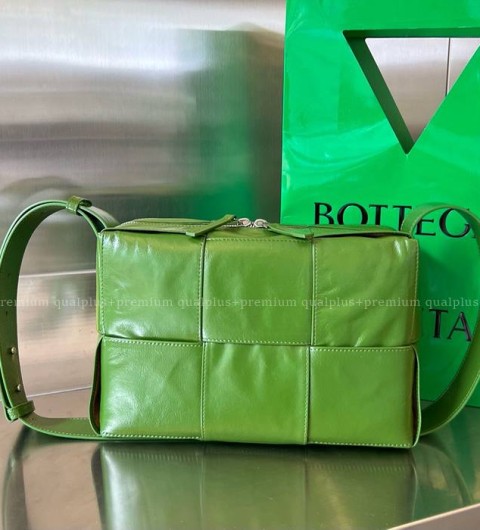 보테가베네타 731165 아르코 카메라 숄더백 미듐 남녀공용