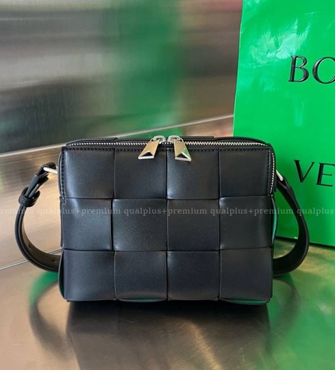 보테가베네타 730027 카세트 카메라 숄더백 남성용