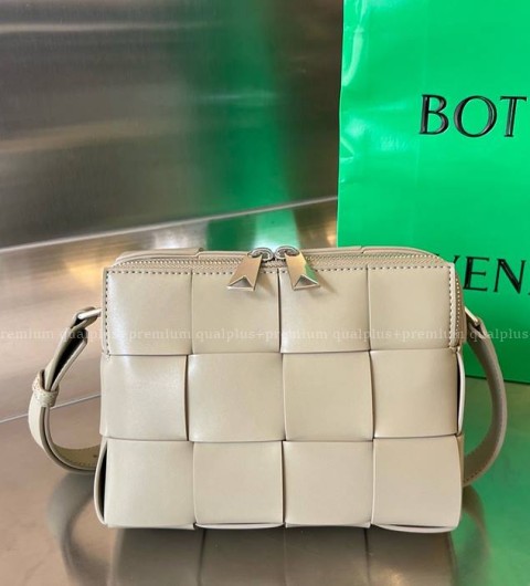 보테가베네타 730027 카세트 카메라 숄더백 남성용