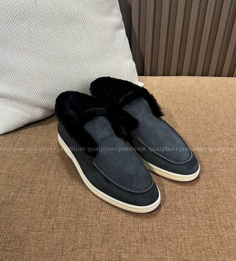 로로피아나 오픈 워크 시어링 부츠 여성용