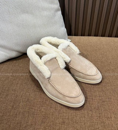 로로피아나 오픈 워크 시어링 부츠 여성용