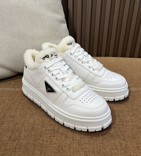 프라다 램스울 스니커즈 5cm 여성용