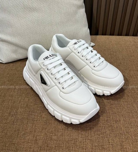 프라다 러너 스니커즈 여성용