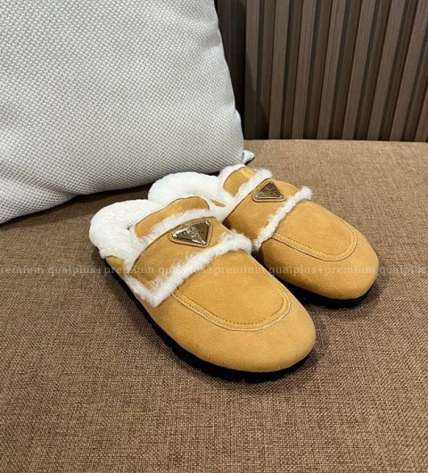 프라다 시어링 뮬 블로퍼 여성용