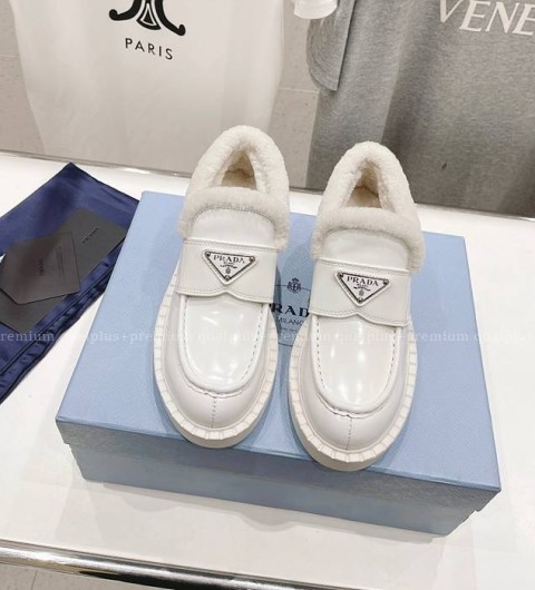 프라다 브러시드 시어링 인솔 로퍼 여성용