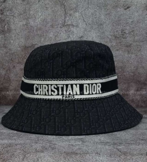 [국내배송] 디* 오블리크 버킷 모자