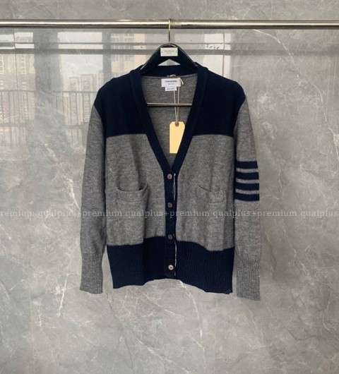 톰브라운 4-바 배색 가디건