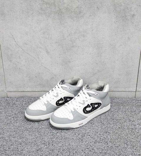 [국내배송] 디* B57 미드탑 스니커즈