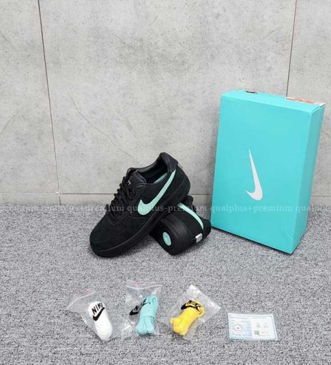 [국내배송] 나*키 X 티*니앤코 에어포스1