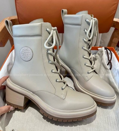 에르메스 브릿지 앵클 레이스업 워커 부츠 여성용