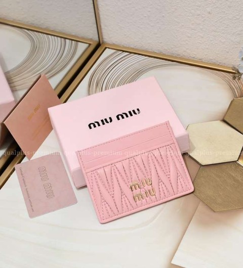 [국내배송] 미*미우 마테라쎄 나파 가죽 카드 홀더