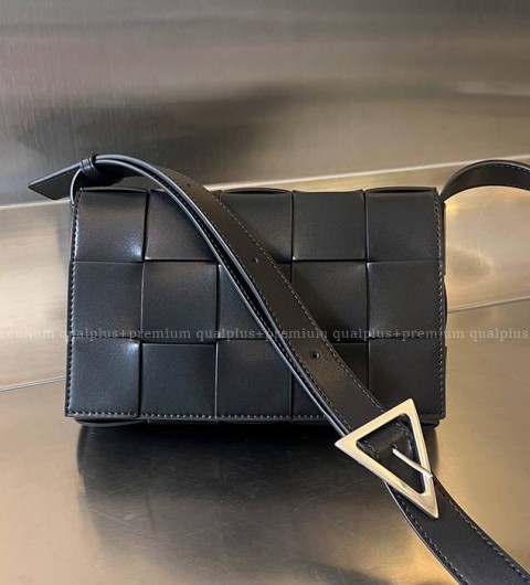 보테가베네타 708768 카세트백 남녀공용