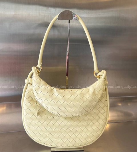 보테가베네타 764281 제멜리 숄더백 미듐