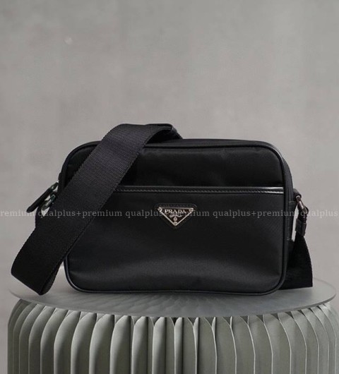 프라다 2VH048 포코노 숄더백 남성용