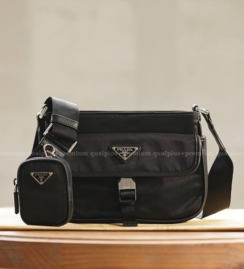 프라다 2VH133 리나일론 사피아노 크로스백 남녀공용