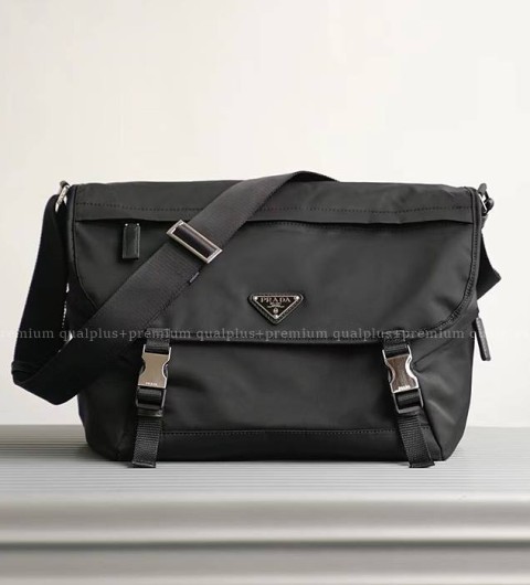 프라다 2VD052 리나일론 메신저 숄더백 남성용