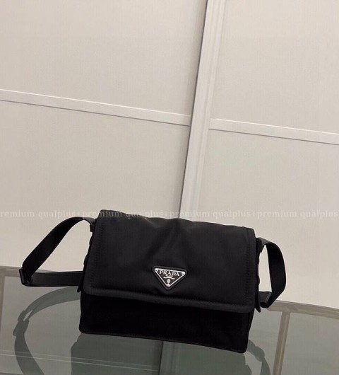 프라다 1BD313 리나일론 패딩 숄더백 스몰 남녀공용