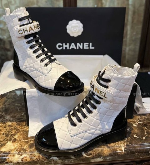 샤넬 23A 레이스업 부츠 여성용