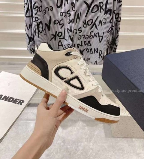 [국내배송] 디* 미드탑 스니커즈 블랙 베이지 스웨이드